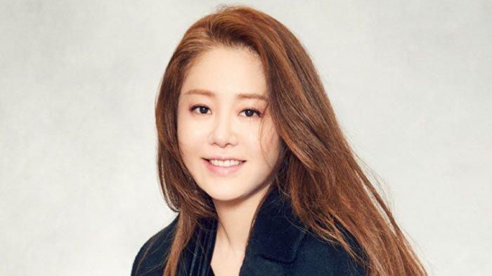 Go Hyun-jung is one of the oldest korean actress who never get aged